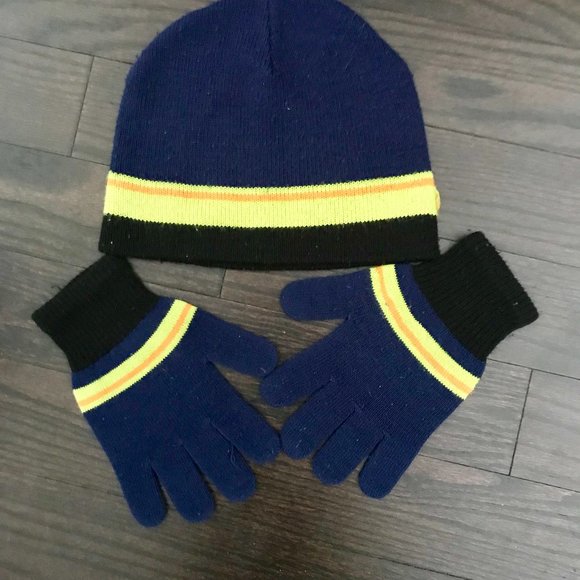 Kids Hat And Mitten Set - Picture 2 of 2